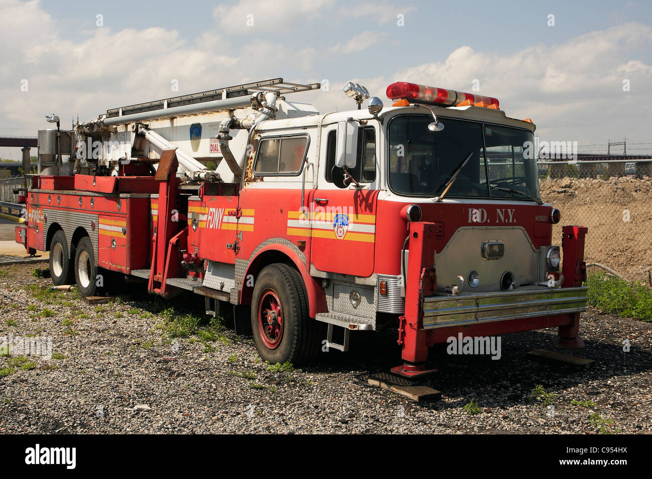 mack cf baker 75ft tower ladder fdny stock photo 40066038 alamy