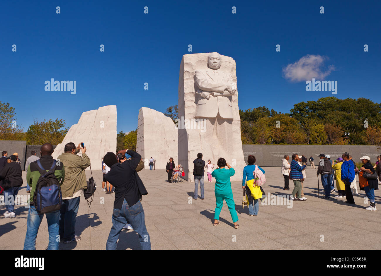 WASHINGTON, DC USA - Martin Luther King, Jr. Memorial and tourists. Stock Photo