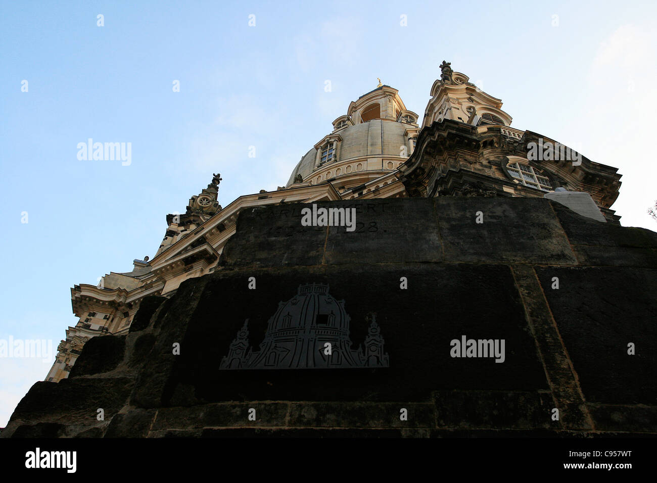 The Frauenkirche ( Church of Our Lady ) with memorial in Dresden, Germany. Stock Photo