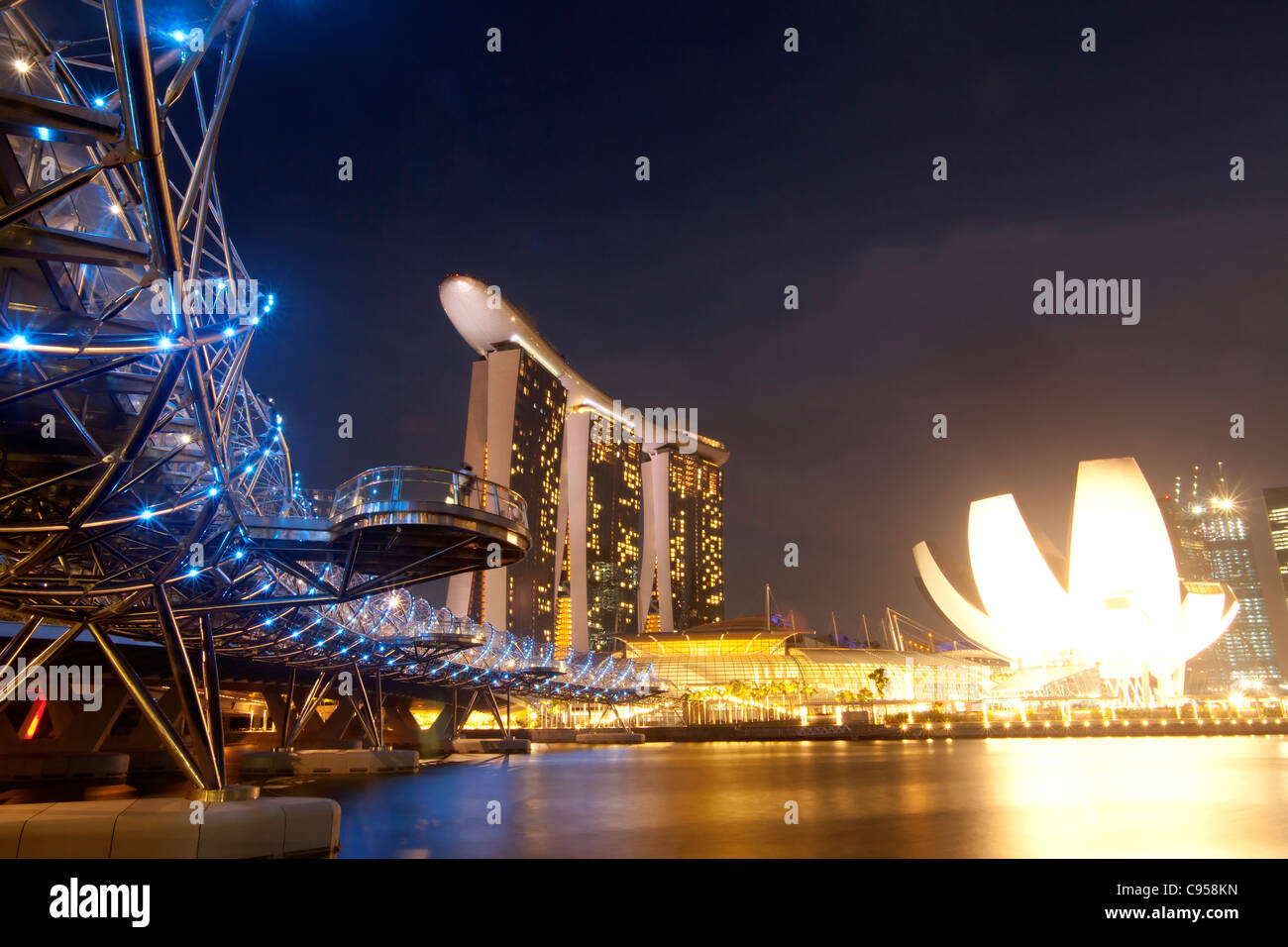Marina bay hotel singapore hi-res stock photography and images - Alamy