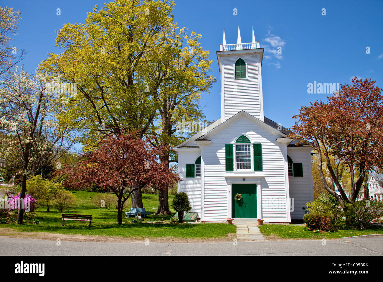 Spring time at St. John's Episcopal Church located in Ashfield, Massachusetts Stock Photo
