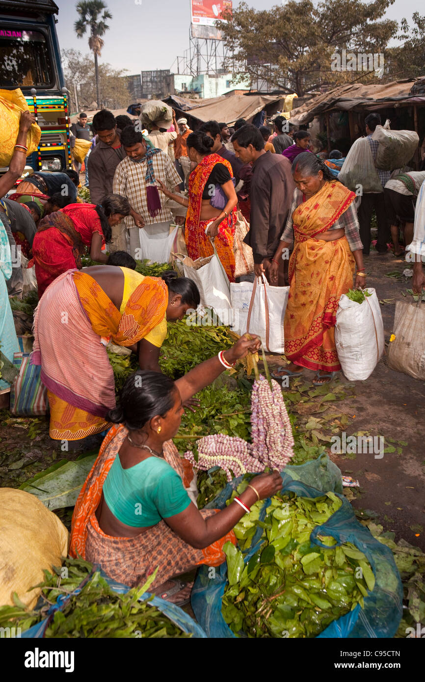 India, West Bengal, Kolkata, Mullik Ghat, flower market Stock Photo