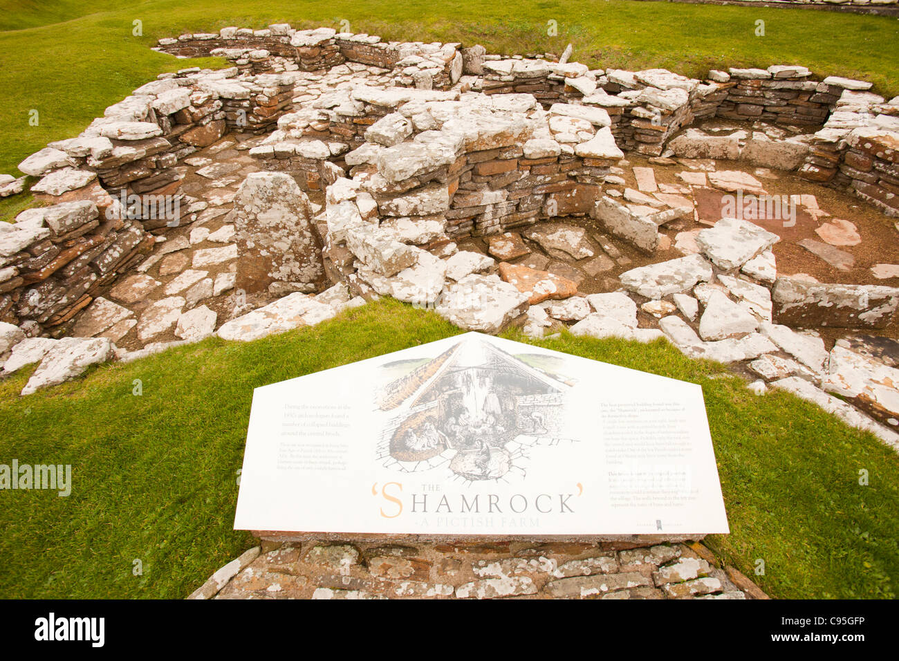 The Broch of Gurness is the best preserved Broch in Orkney Stock Photo