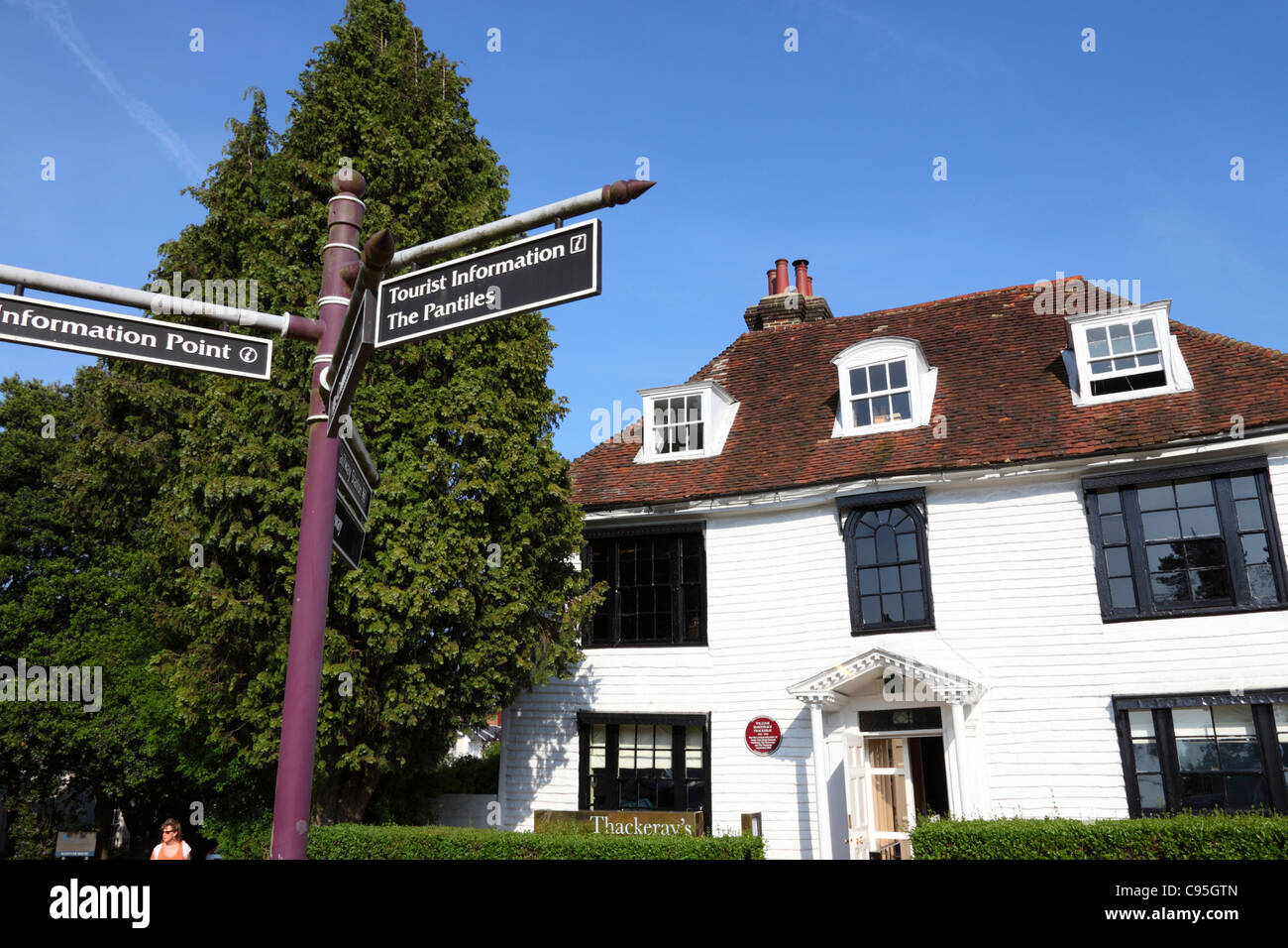 Sign to The Pantiles and Thackeray's restaurant, a typical Kentish style building with white painted weatherboards, Tunbridge Wells, Kent, England Stock Photo