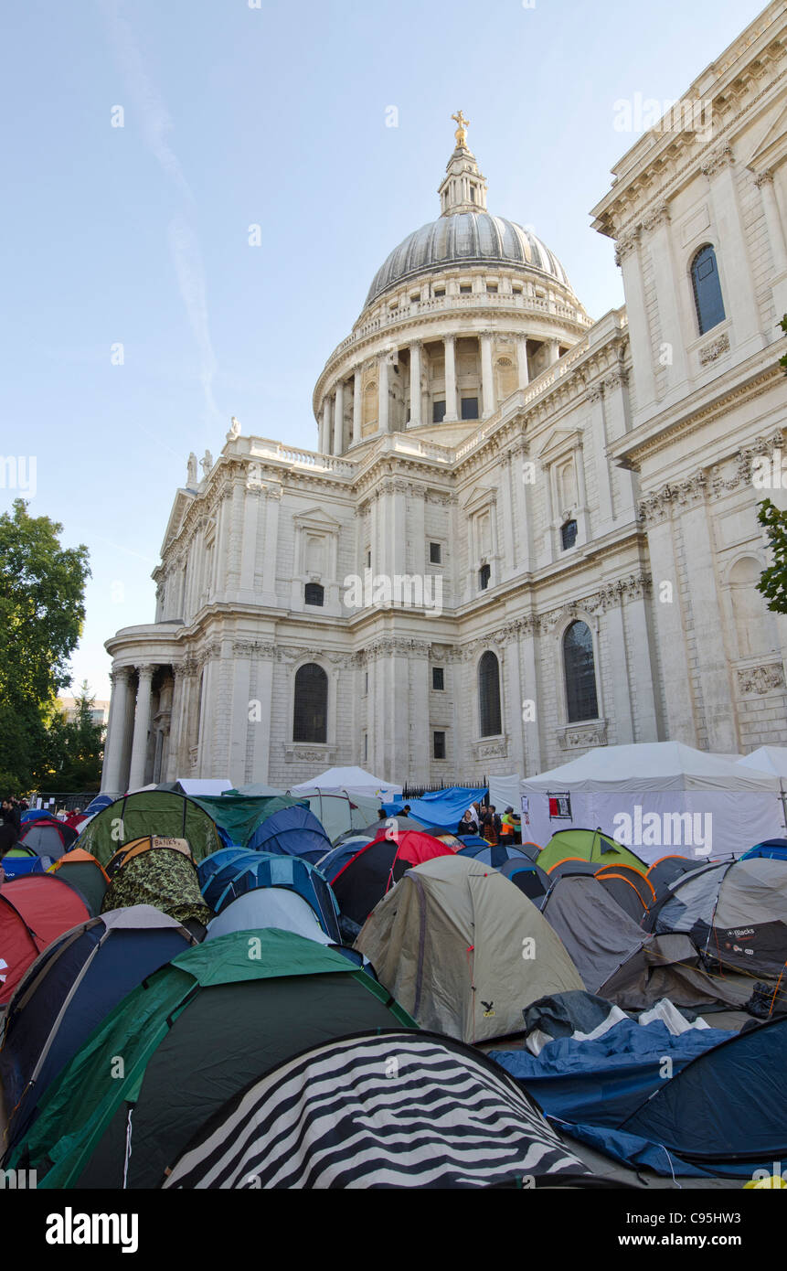 Anti Capitalist Tent protesters St Paul's Cathedral, City of London Uk Occupy London Stock Photo