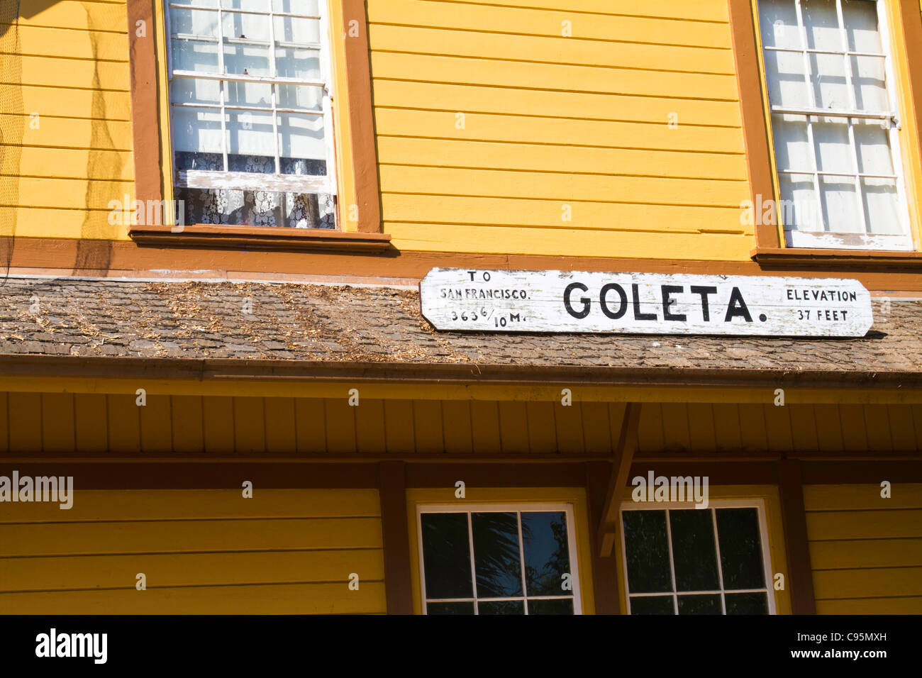 Portion of railroad station in Goleta, California Stock Photo Alamy