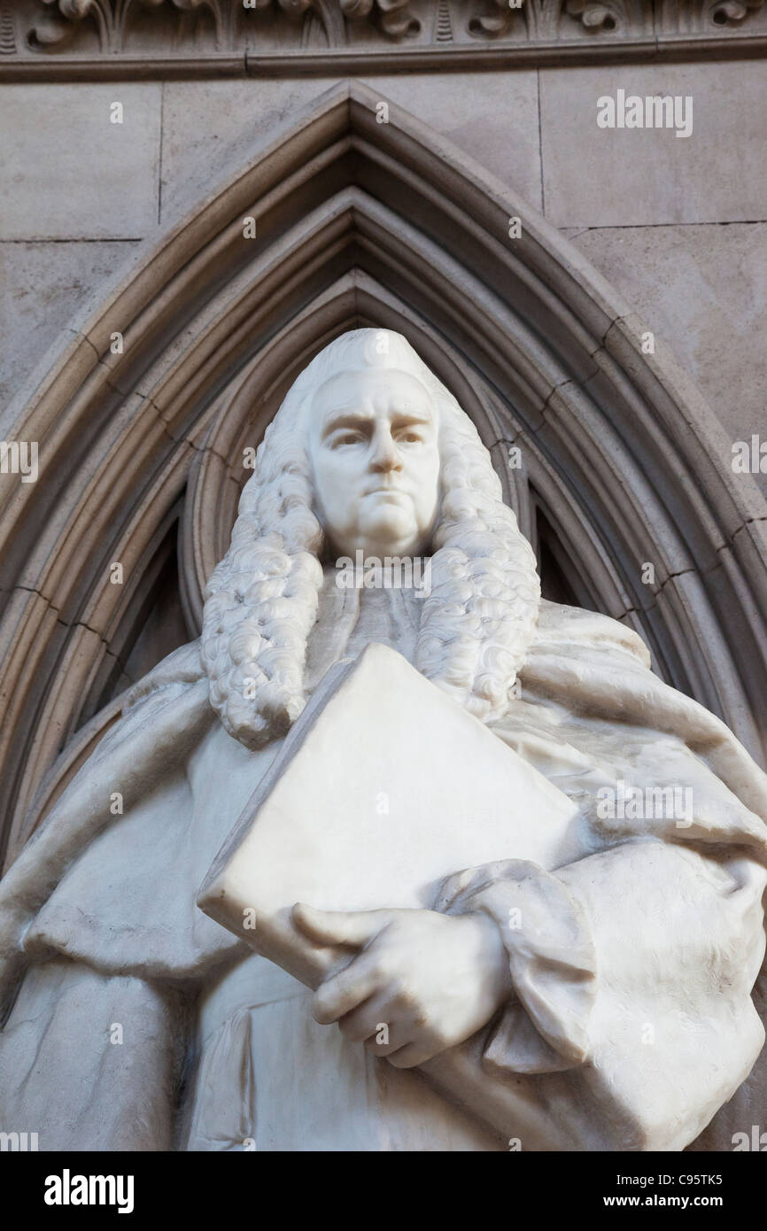 England, London, The Royal Courts of Justice, The Main Hall, Statue of William Blackstone Stock