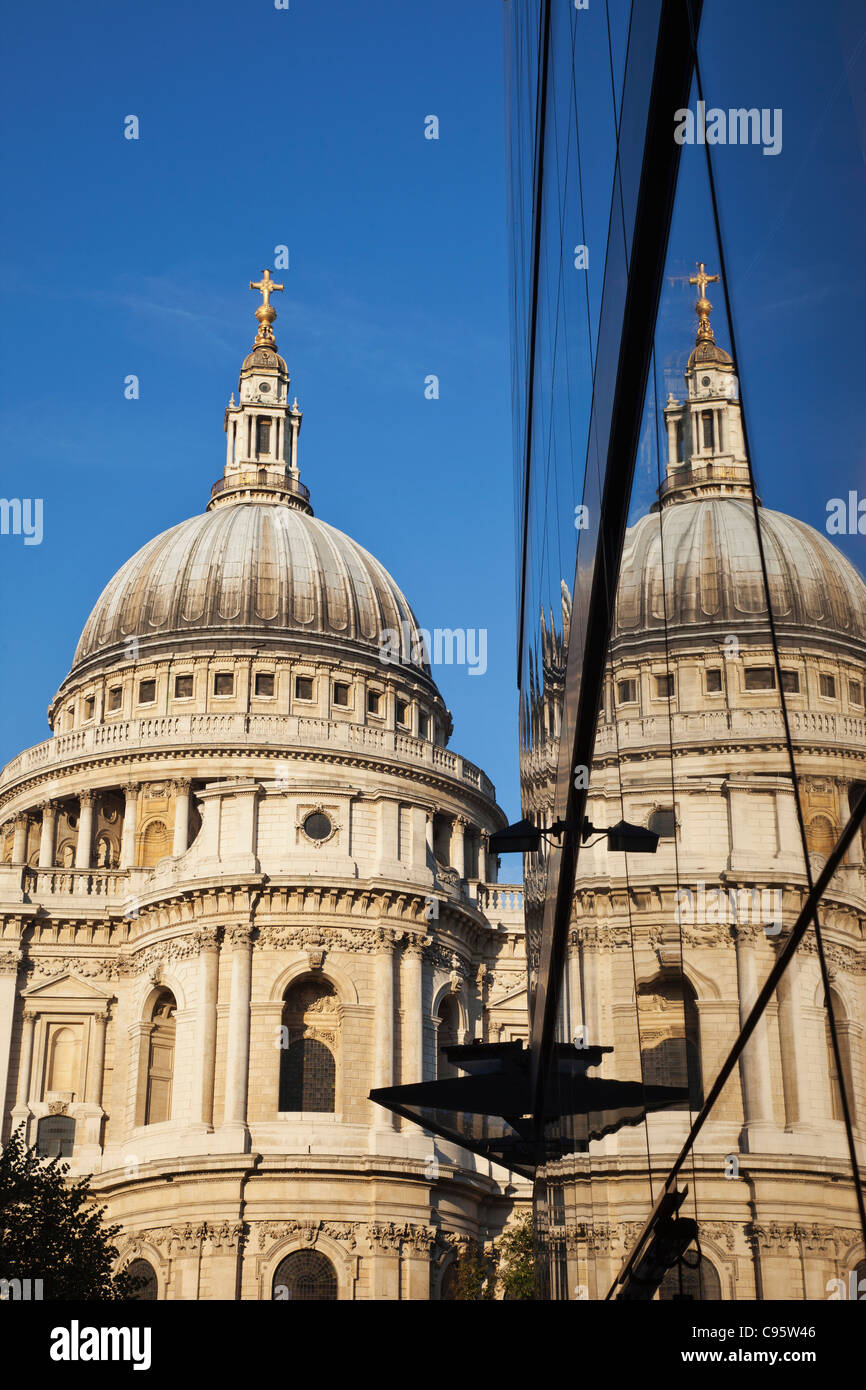 England, London, Reflection in Glass of St.Paul's Cathedral Stock Photo