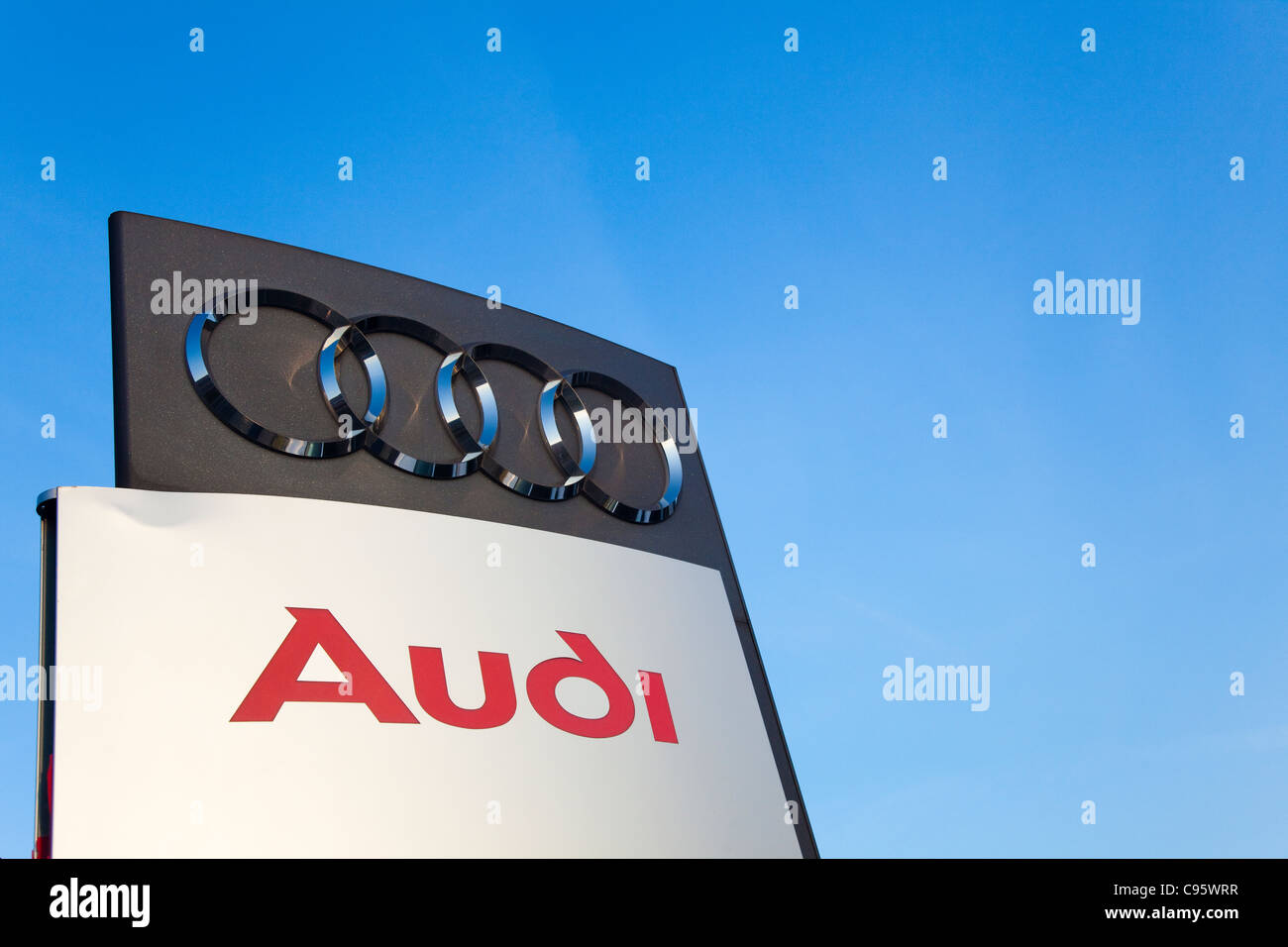 Audi service hi-res stock photography and images - Alamy