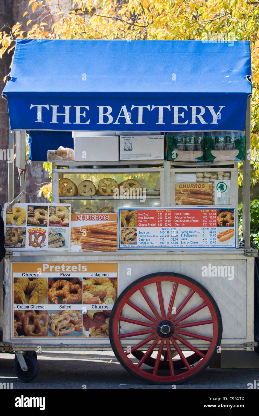 New York City street food vendor Stock Photo - Alamy