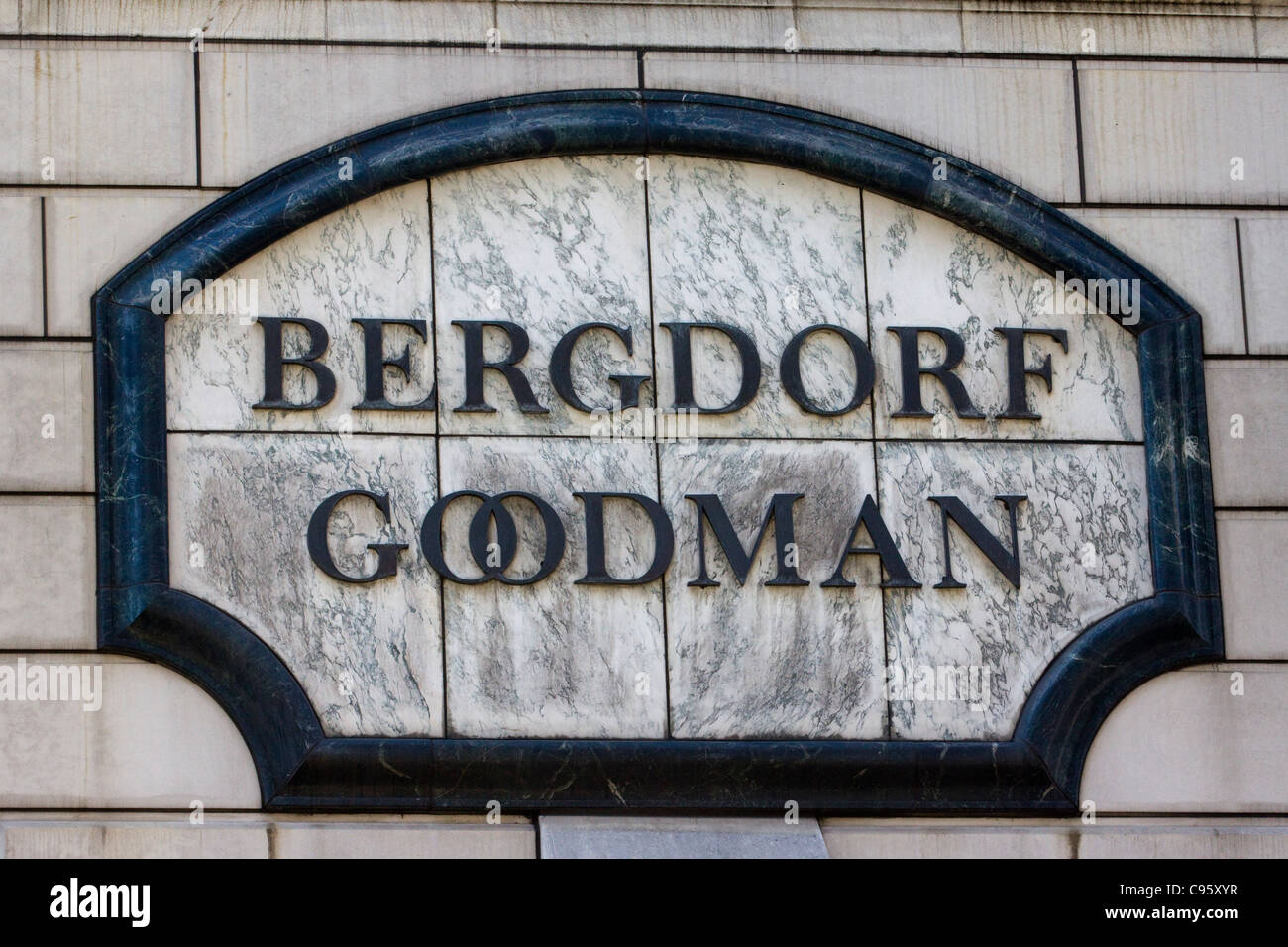 bergdorf goodman logo