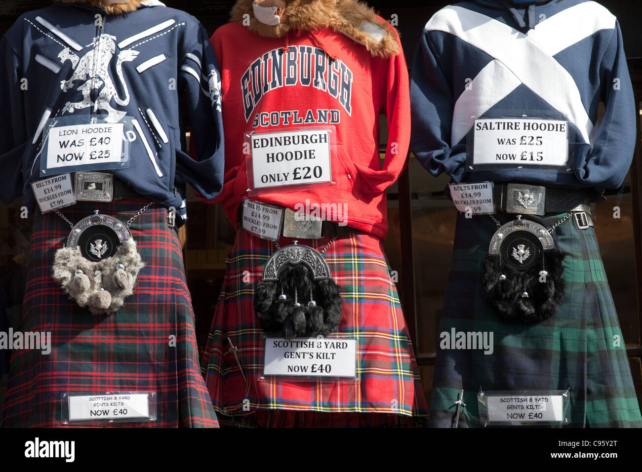 Scotland, Edinburgh, The Royal Mile, Souvenir Shop Clothing Display Stock Photo