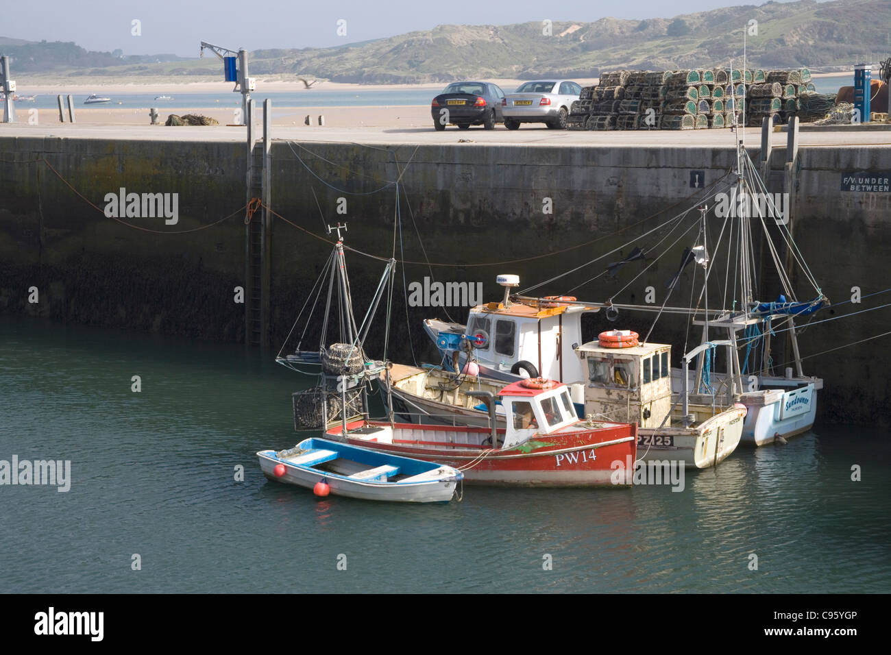 Padstow harbour cornwall boat hi-res stock photography and images - Alamy