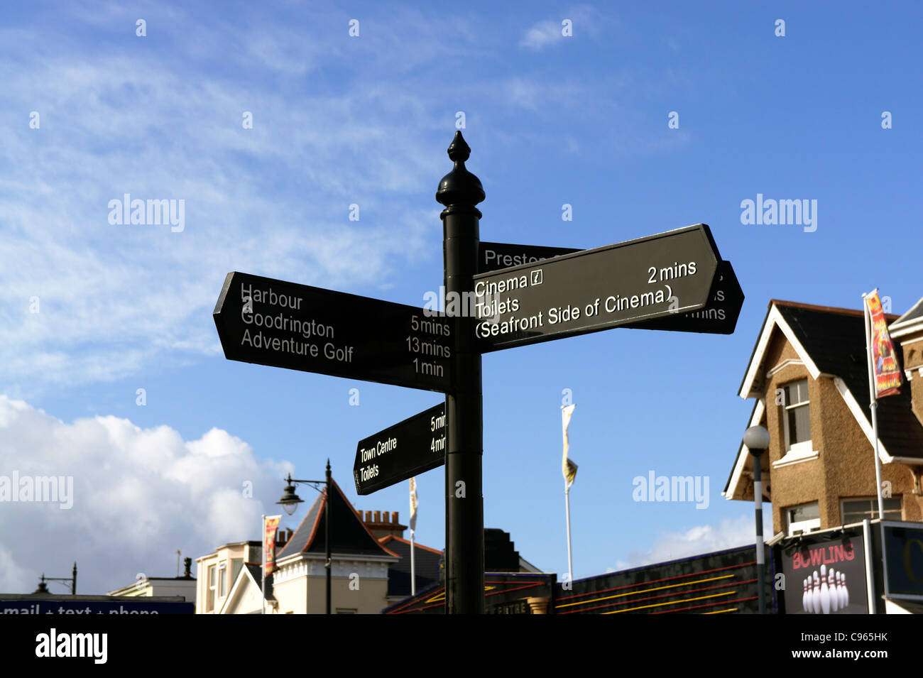 Rooftops sea devon holiday hi-res stock photography and images - Alamy