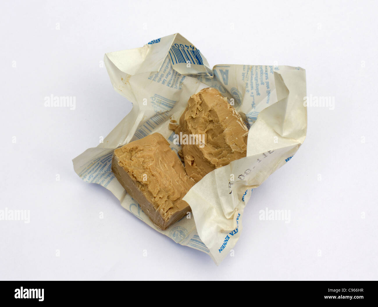 Yeast fresh hires stock photography and images Alamy