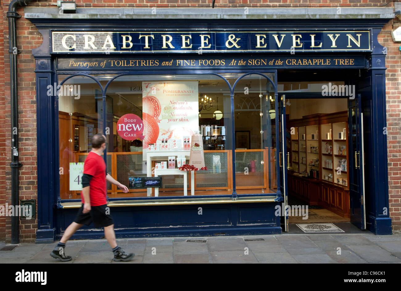Crabtree & Evelyn High Resolution Stock Photography and Images Alamy
