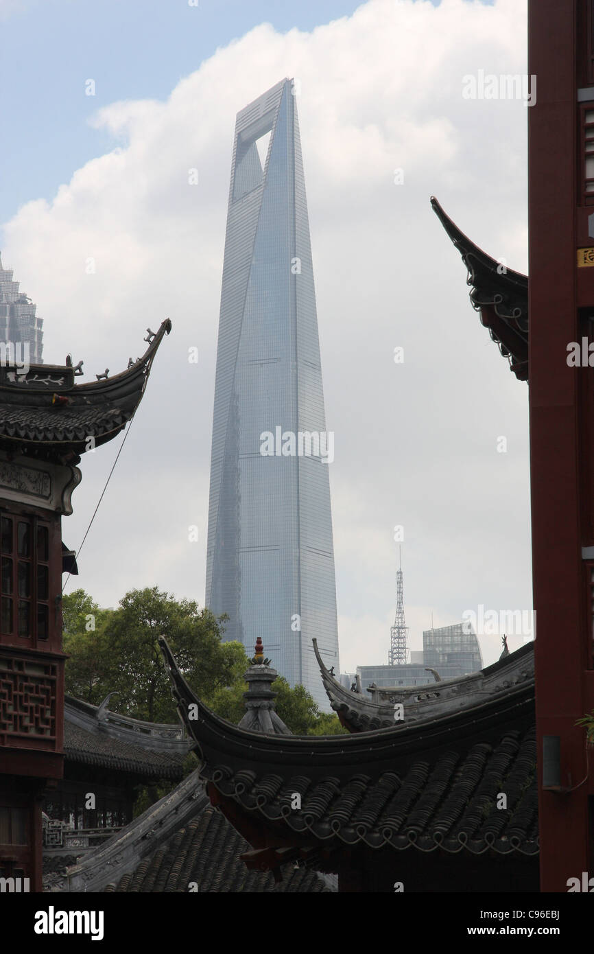 Old curved roof hi-res stock photography and images - Alamy
