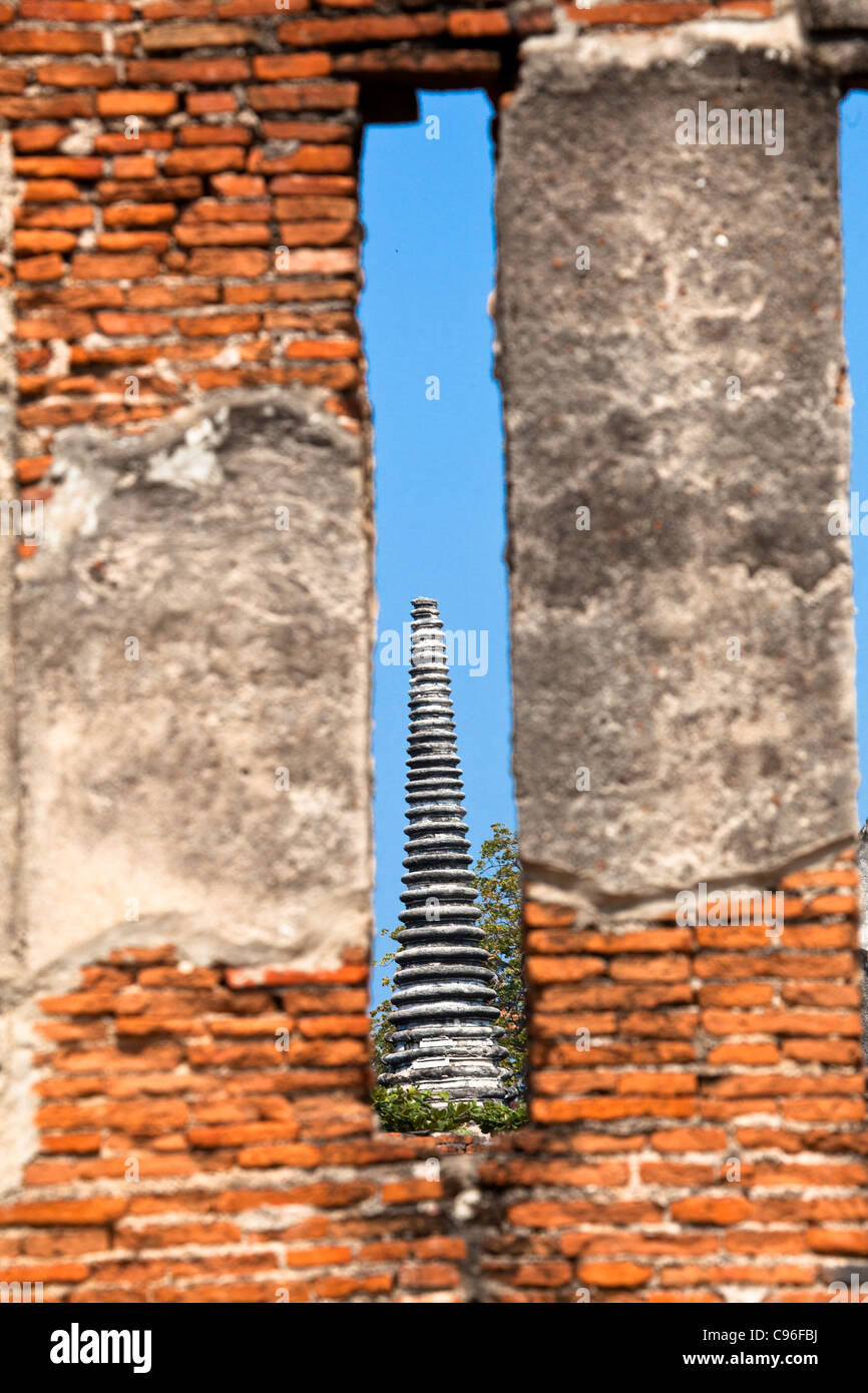 Ruins ayutthaya hi-res stock photography and images - Alamy