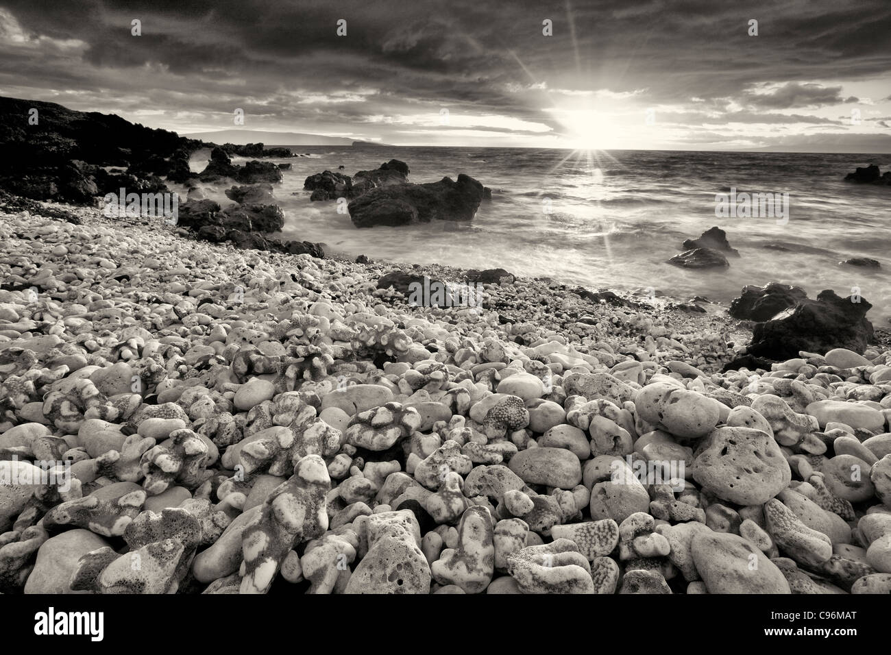 Hawaii beach sunset hi-res stock photography and images - Alamy