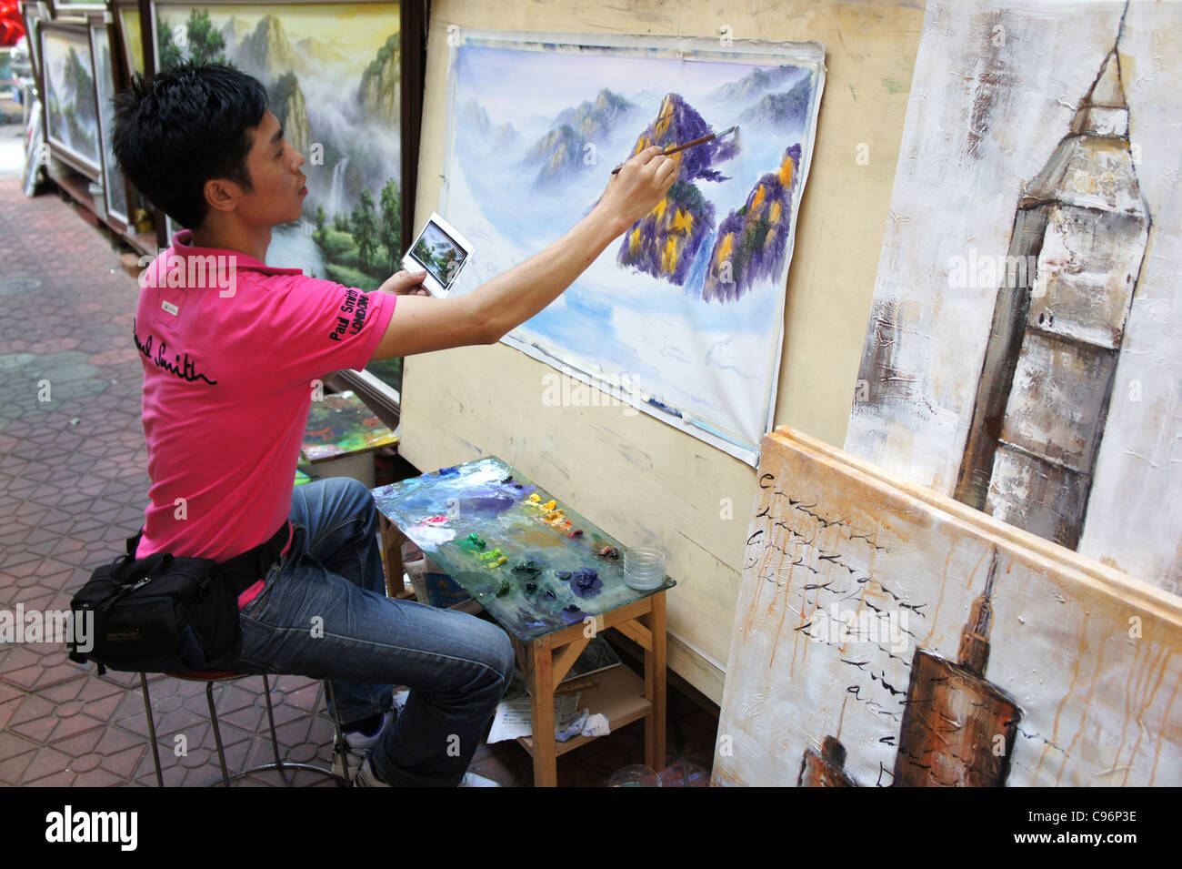 Paintings and Painters at De Fen village near Shenzhen, China Stock ...