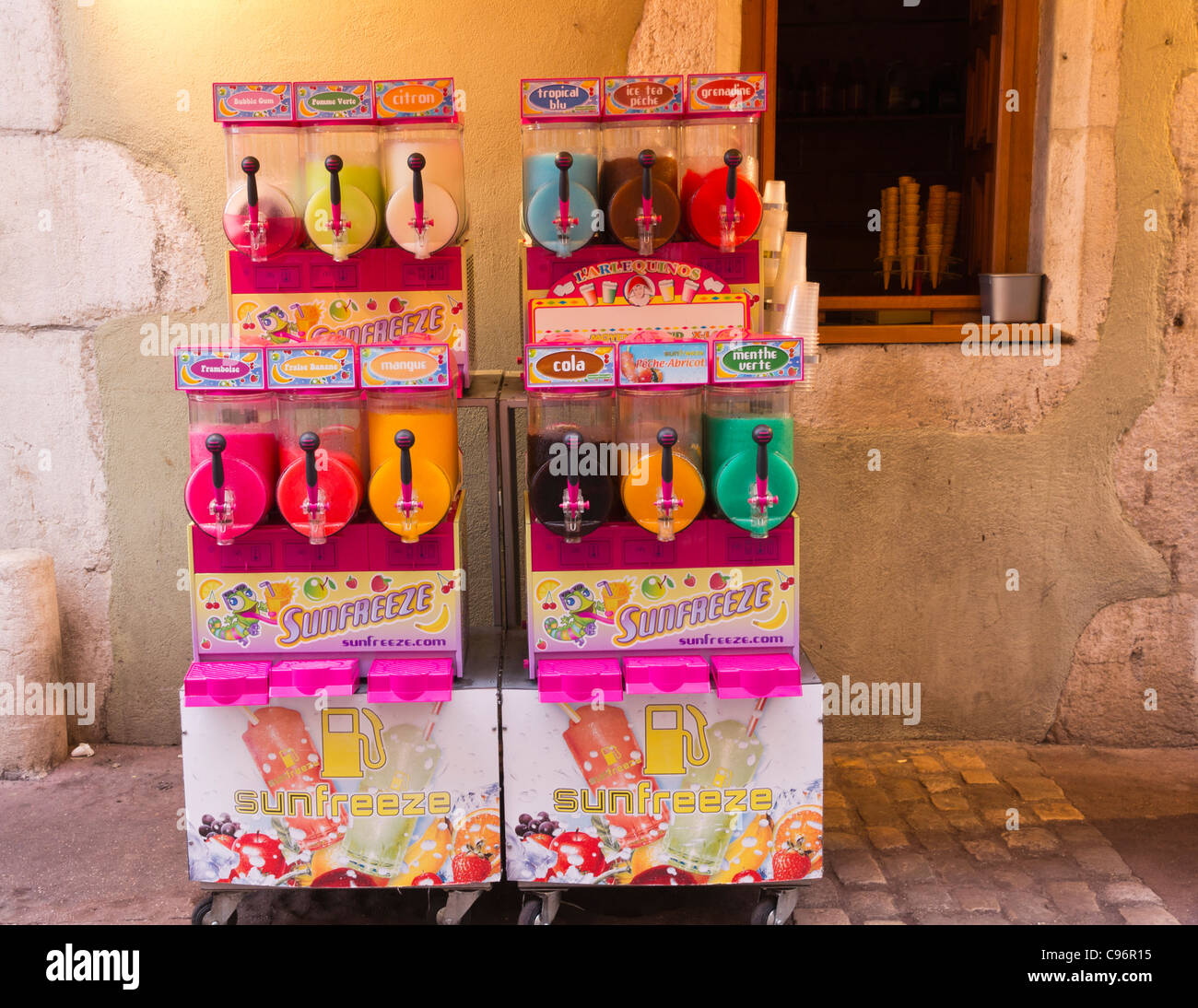 Cold Drink Shop High Resolution Stock Photography and Images Alamy