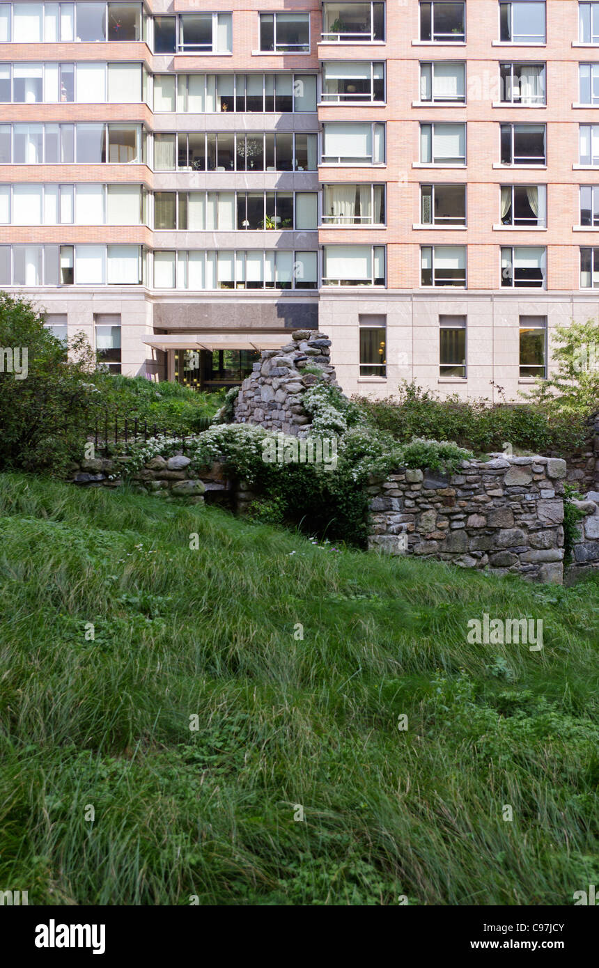 Slack Cottage at the 'Irish Hunger Memorial' at the end of Vesey Street New York City USA Stock Photo