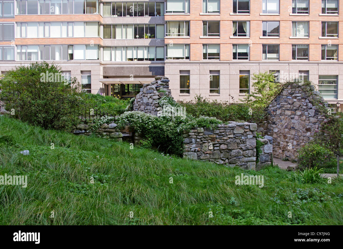 Slack Cottage at the 'Irish Hunger Memorial' at the end of Vesey Street New York City USA Stock Photo