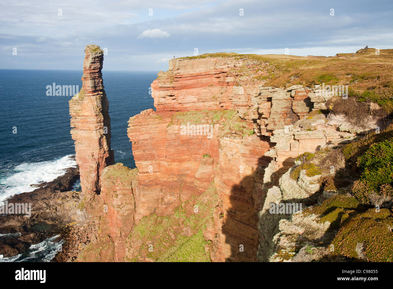 Old man of hoy orkney sea hi-res stock photography and images - Alamy