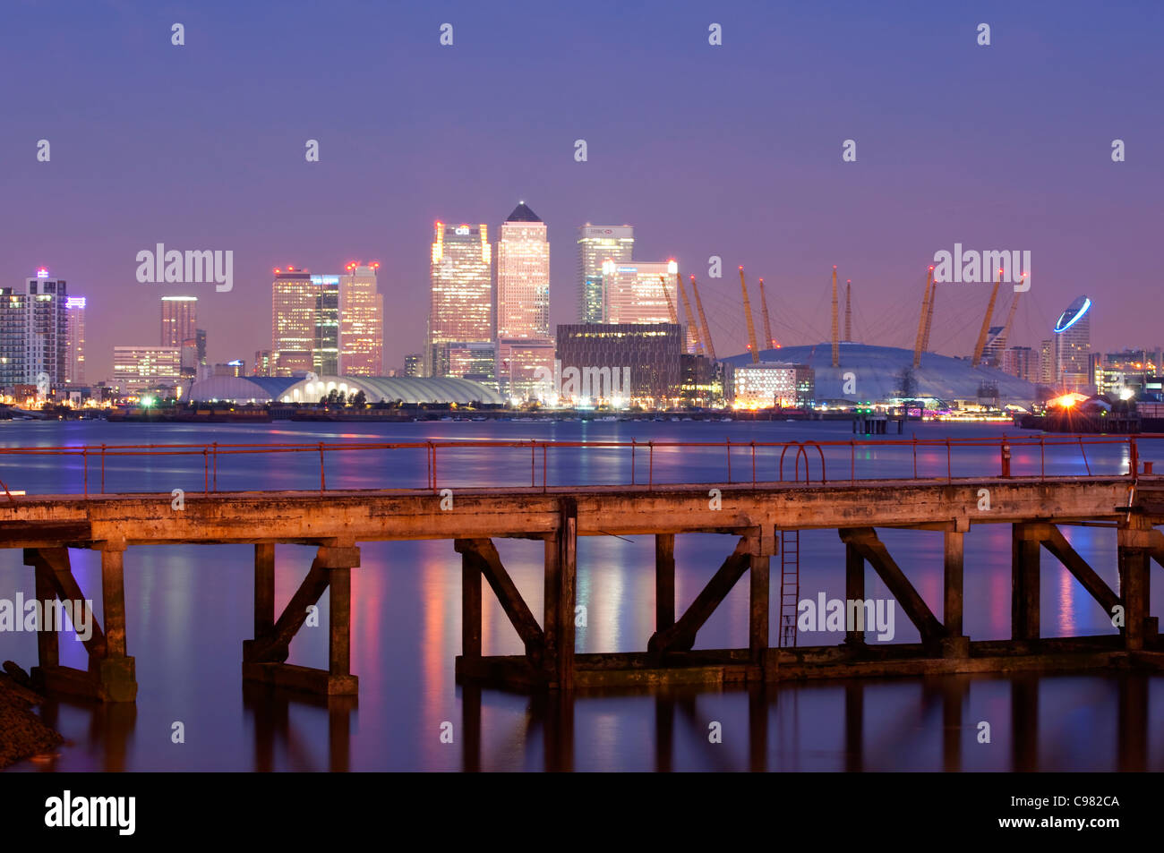 A night view of Canary Wharf in London Stock Photo - Alamy