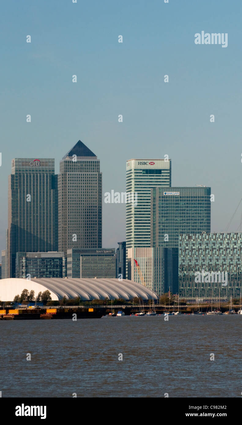 Financial hub at Canary wharf in London Stock Photo Alamy