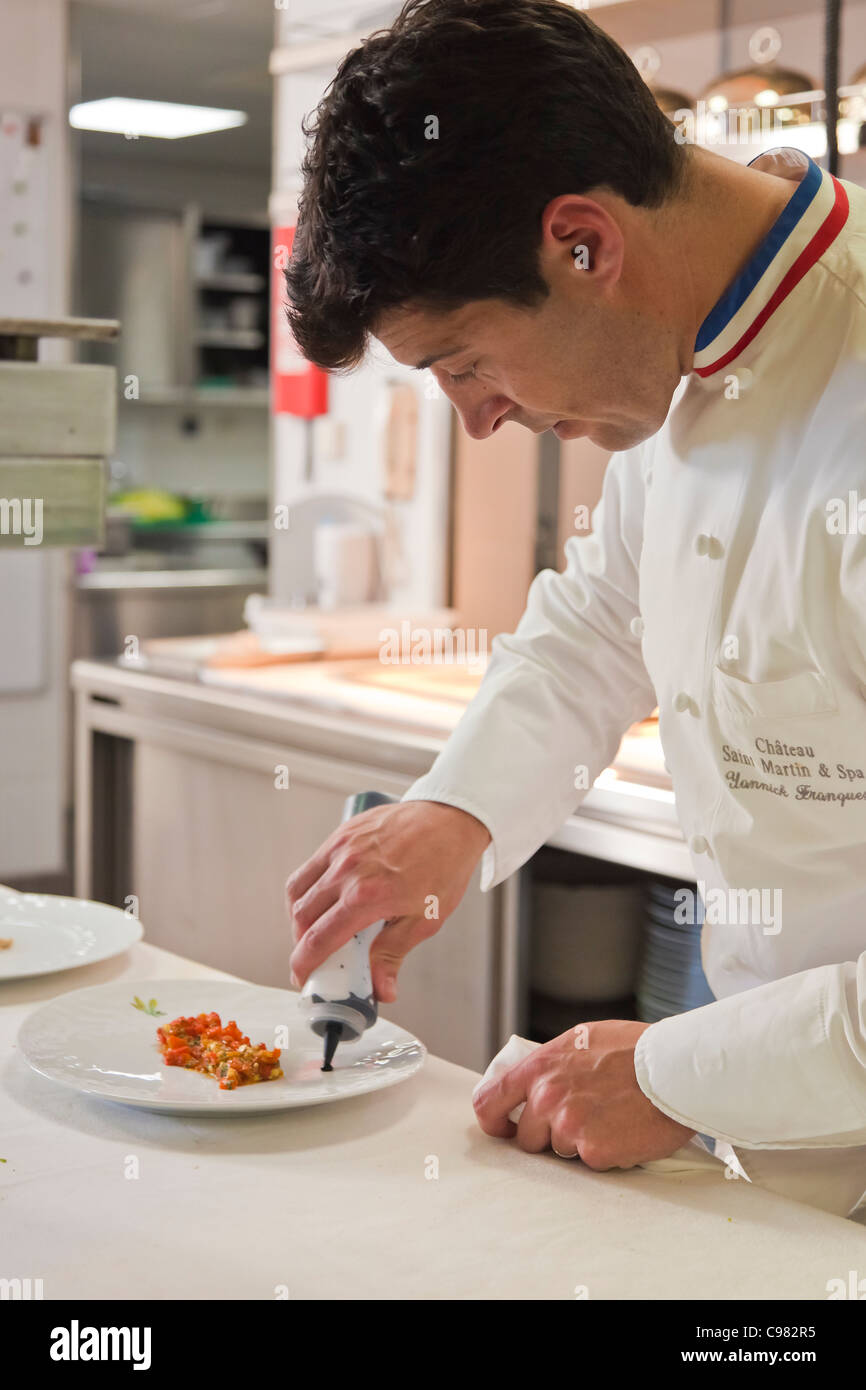 Garnish step., CHATEAU SAINT-MARTIN & SPA - 2490 Avenue des Templiers - BP 102 - 06142 VENCE CEDEX Tél. : + 33 (0)4 93 58 02 02 Stock Photo