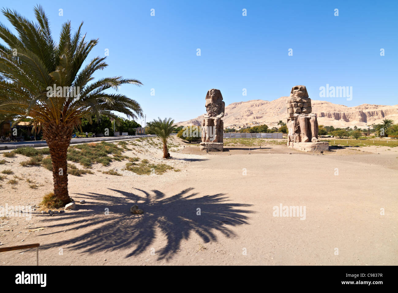 Statues of past kings hi-res stock photography and images - Alamy