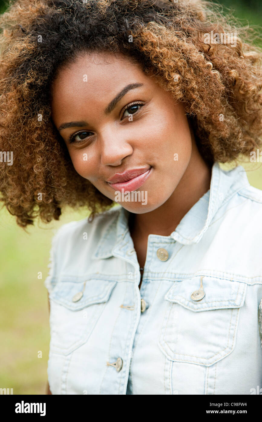 Portrait young African American woman smiling Stock Photo - Alamy