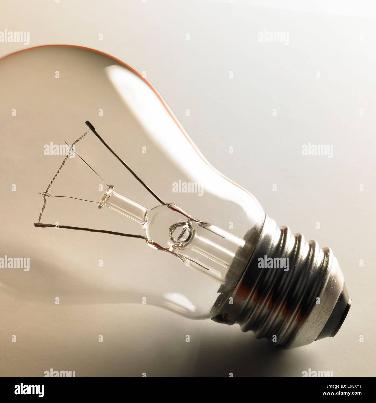 Aesthetic light bulb Banque de photographies et d'images à haute résolution  - Alamy