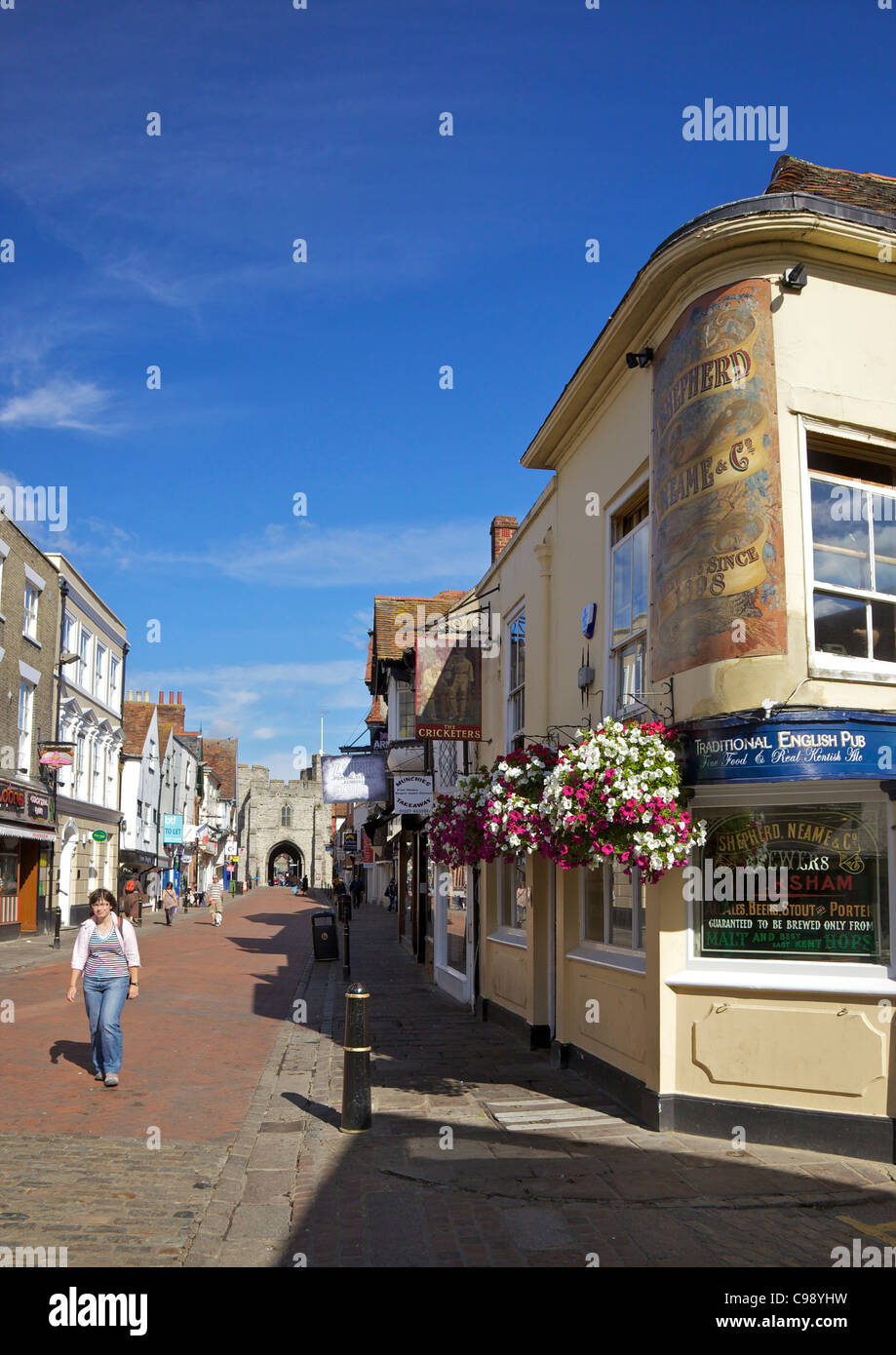 The Cricketers pub, St Peters Street, looking to Westgate, Canterbury, Kent, England, UK, United Kingdom, GB, Great Britain, Bri Stock Photo