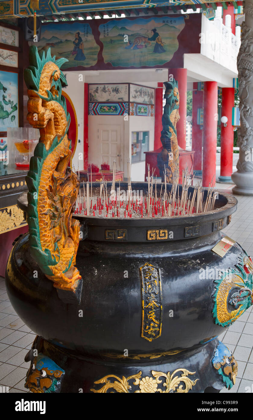 Joss sticks hi-res stock photography and images - Alamy