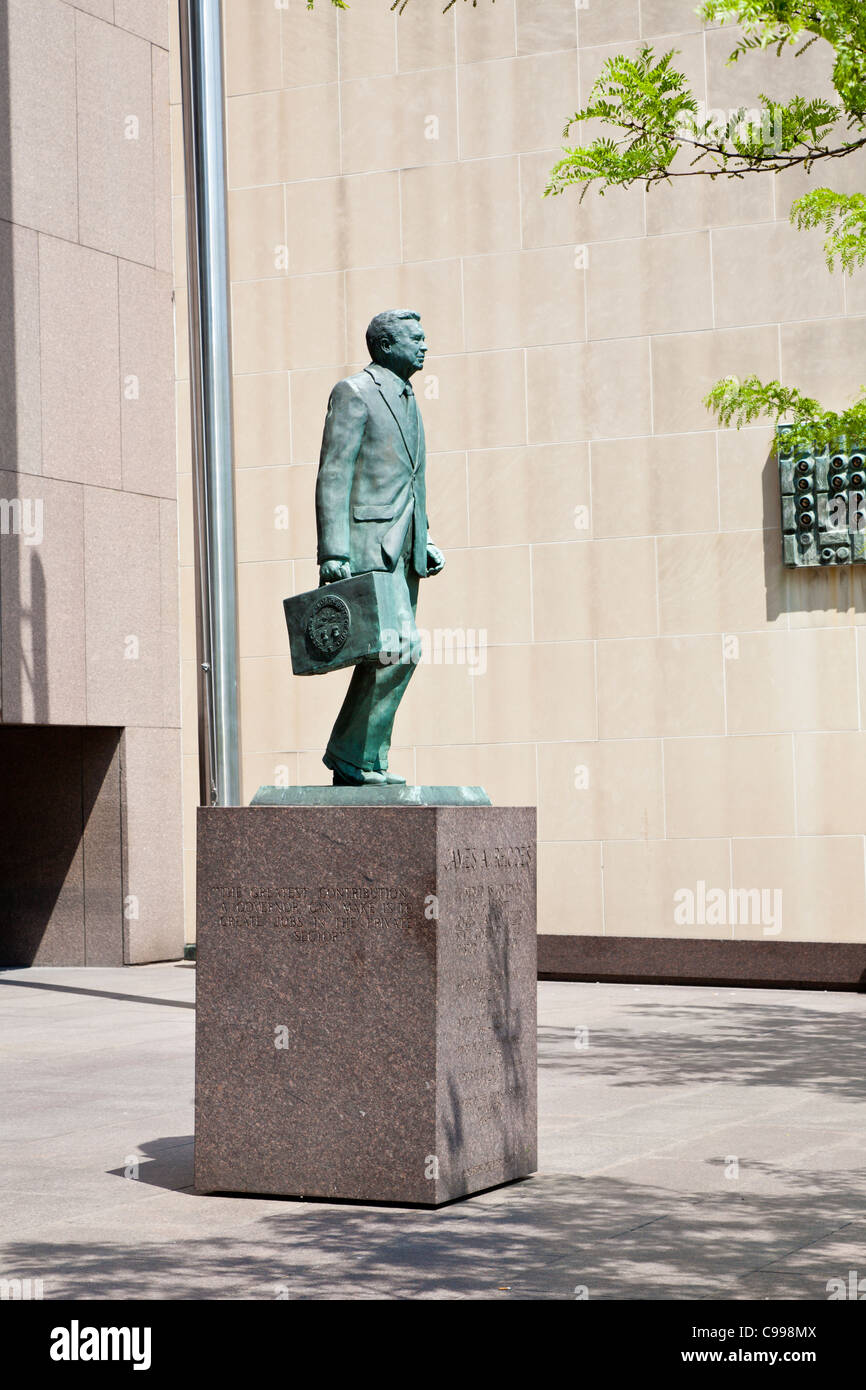Statue of James A. Rhodes in front of the State Office Tower in downtown Columbus, Ohio. Stock Photo