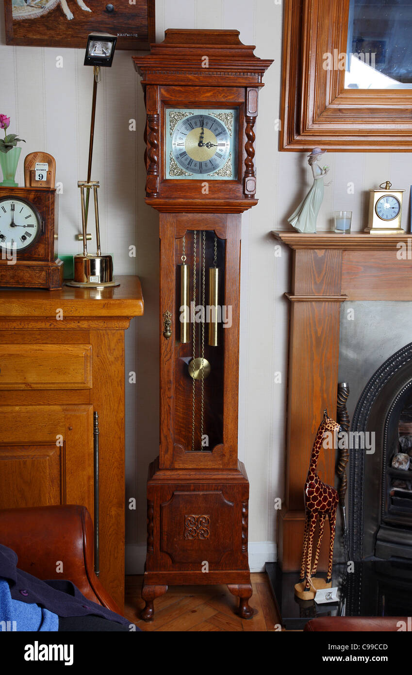 Grandmother clock hires stock photography and images Alamy