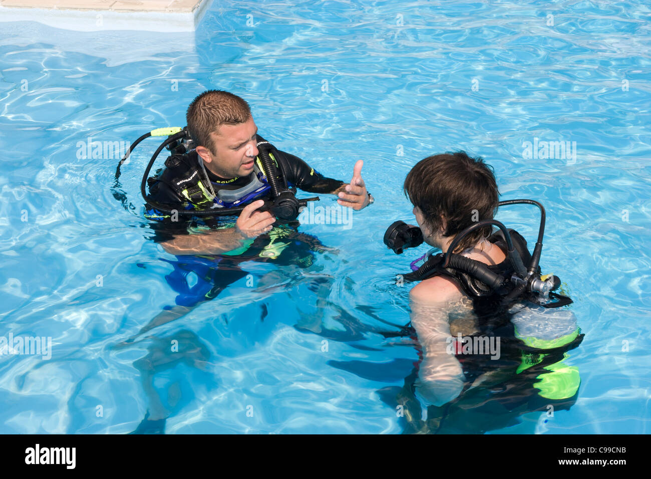Learning scuba diving hires stock photography and images Alamy