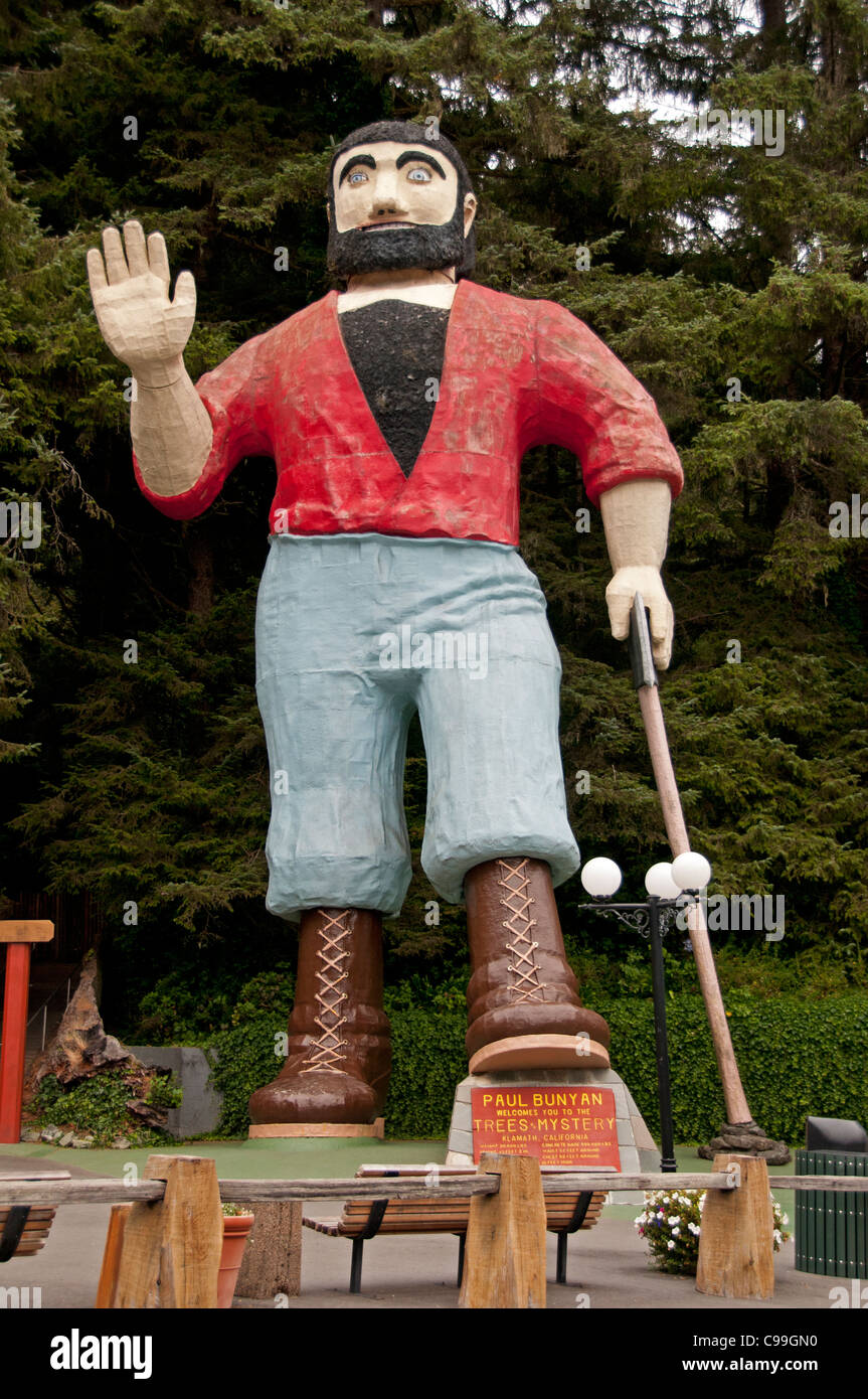 Klamath California Redwoods Paul Bunyan Blue Ox giant wooden sculpture statue United States of America Stock Photo