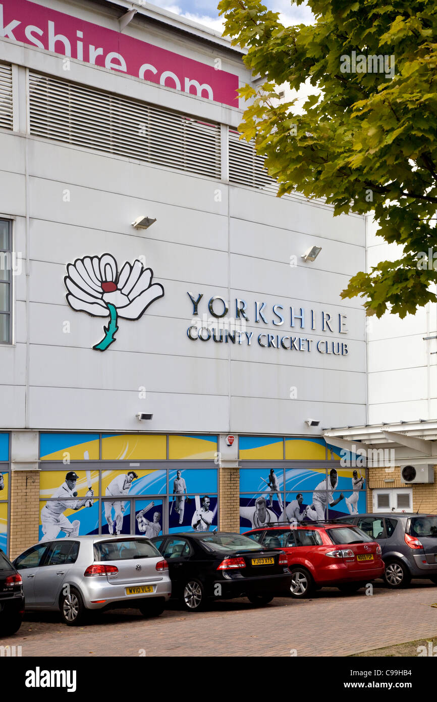 Yorkshire Cricket Club Main Entrance, Hotel and East Stand at Headingley, Leeds Stock Photo