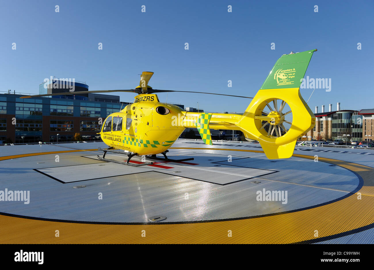 Hospital helipad hires stock photography and images Alamy