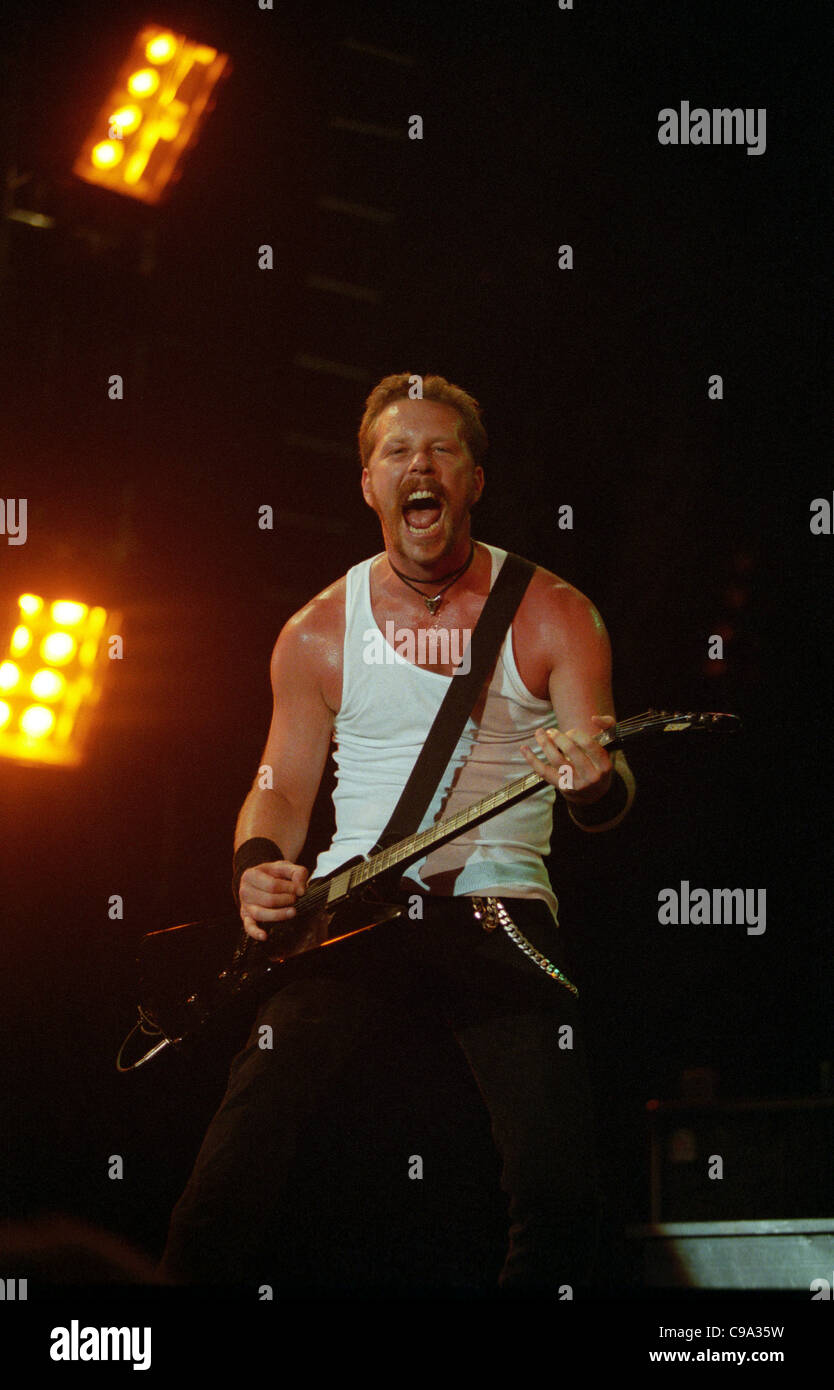 james hetfield performs with Metallica in Kansas City Stock Photo