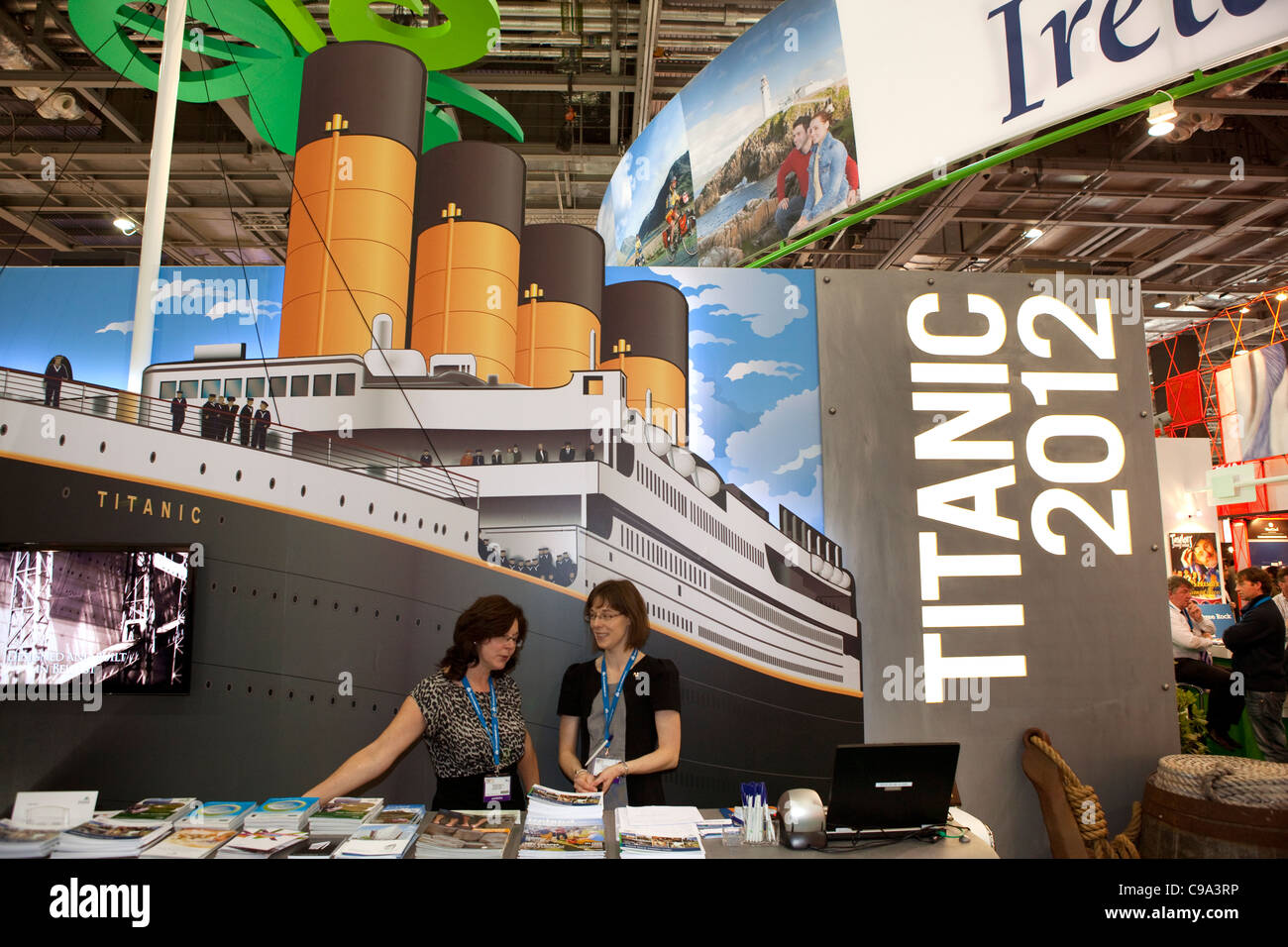 Titanic suitcase hi-res stock photography and images - Alamy