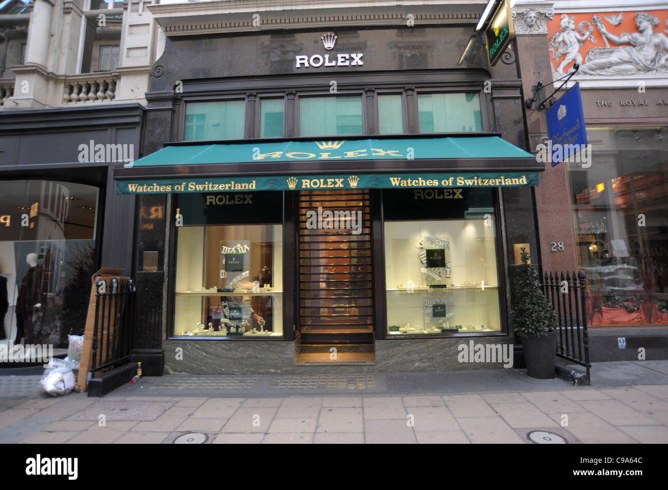Sophie Robe forklædning Exterior shot of the Rolex store on Bond Street London England 2011 - Image  Copyright Ben Pruchnie 2011 Stock Photo - Alamy