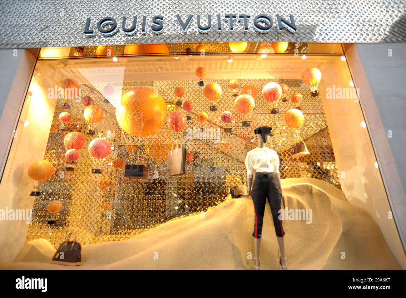4,268 Louis Vuitton Store Opening Stock Photos, High-Res Pictures
