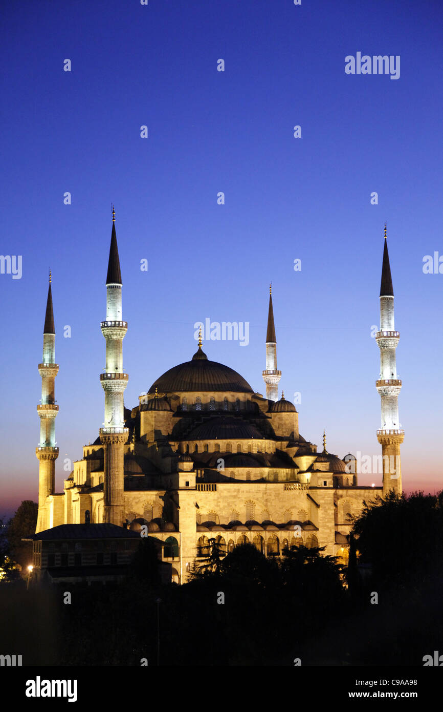 BLUE MOSQUE SULTAN AHMET CAMII SULTANAHMET ISTANBUL TURKEY 03 October ...