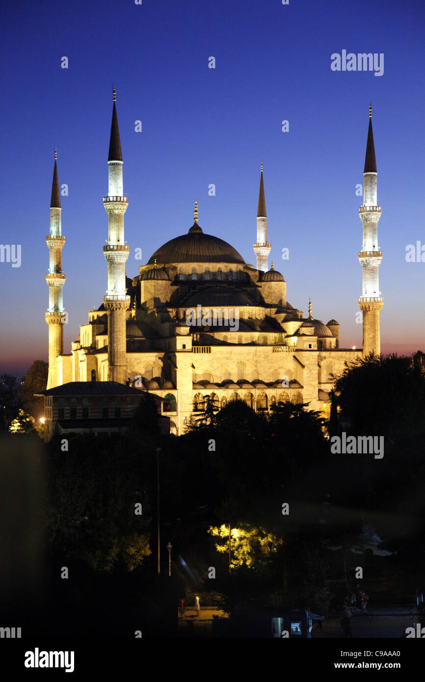 BLUE MOSQUE SULTAN AHMET CAMII SULTANAHMET ISTANBUL TURKEY 03 October ...