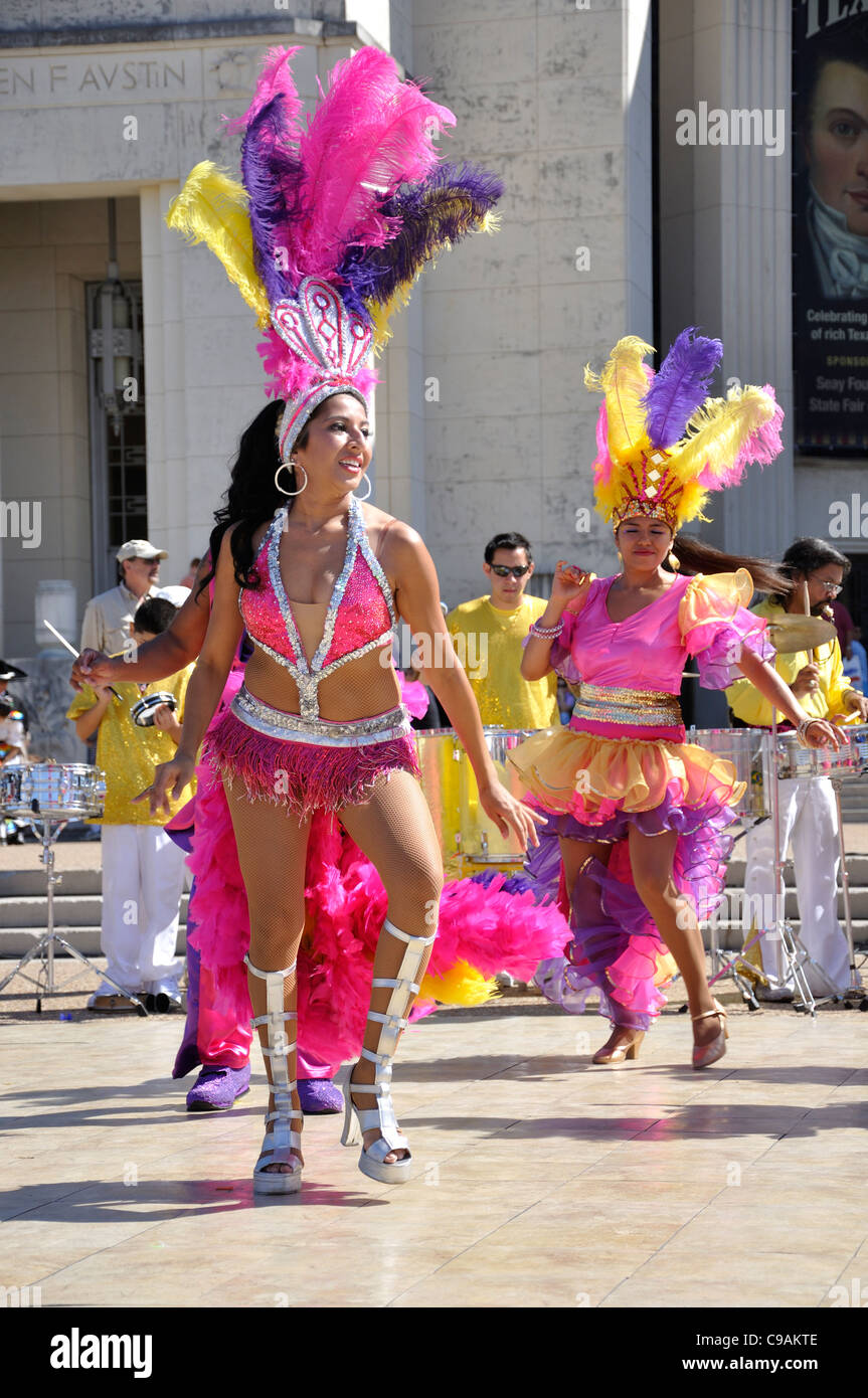 Caribbean traditional dancing Stock Photo - Alamy