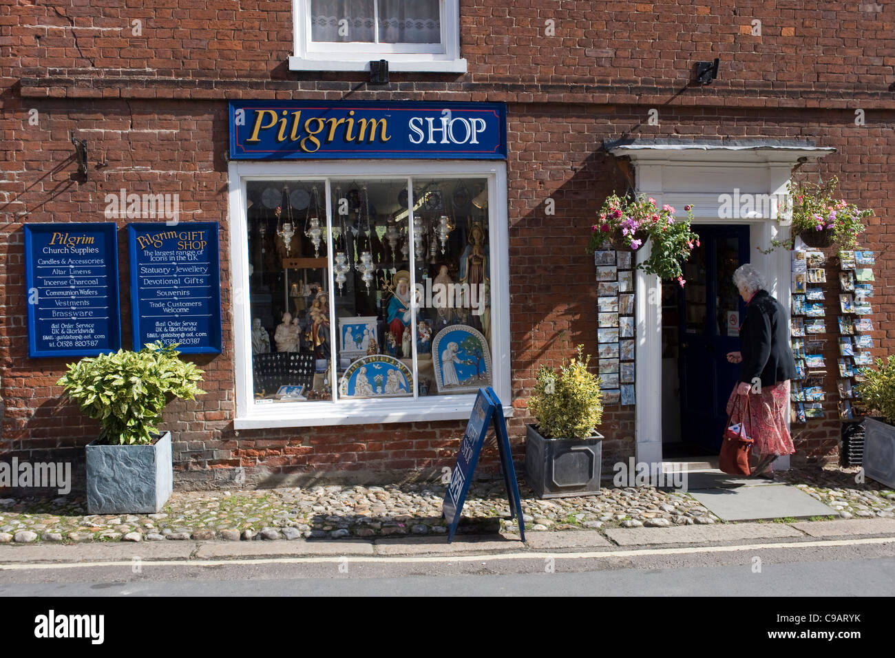 the pilgrim shop walsingham norfolk england Stock Photo Alamy
